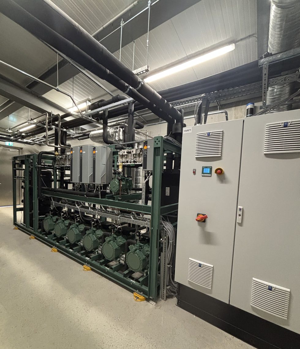 AKUE-CO2_Anlage mit Schaltsschrank-min Getränkekühlung